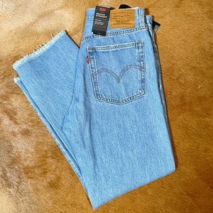 🆕 levi’s wedgie straight jeans